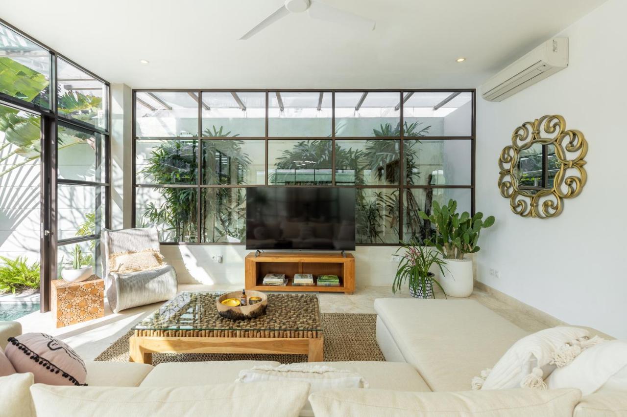 Villa Lumut 3 Bedrooms Central Seminyak Ngoại thất bức ảnh