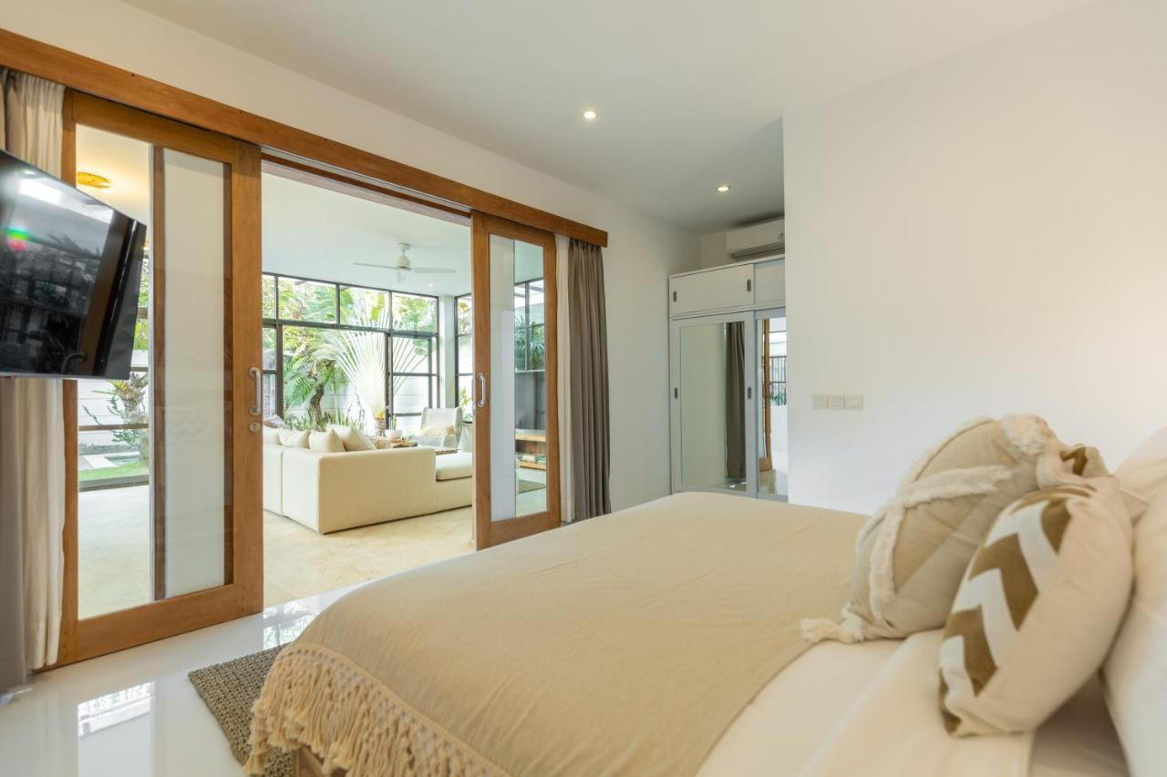 Villa Lumut 3 Bedrooms Central Seminyak Ngoại thất bức ảnh