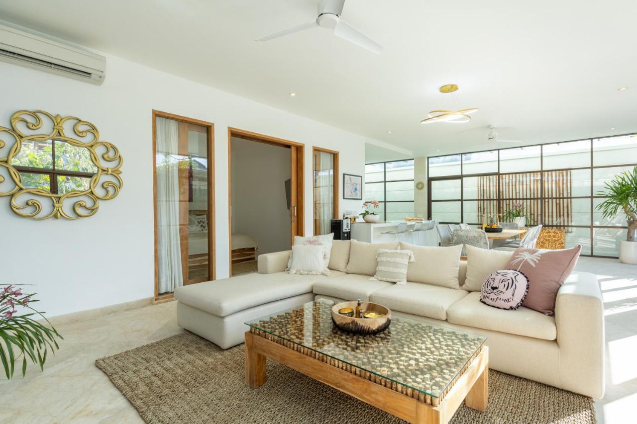 Villa Lumut 3 Bedrooms Central Seminyak Ngoại thất bức ảnh